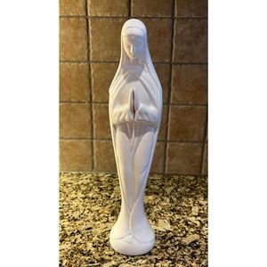 Madonna Virgin Mary Mother Praying Statue 14" Tall Wht Ceramic